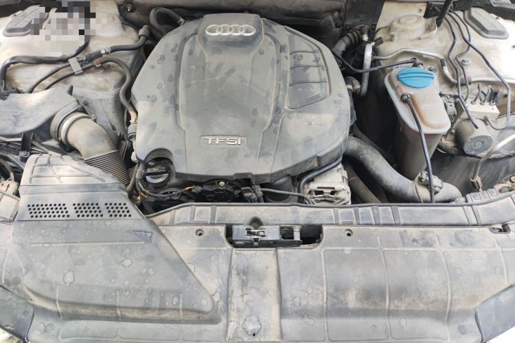 Used Audi A4L 2015 35 TFSI Automatic Standard Model Engine Bay