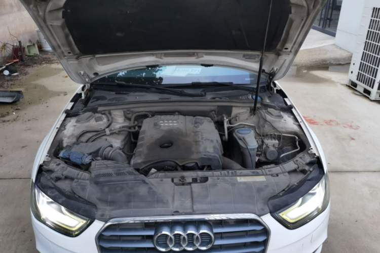 Used Audi A4L 2015 30 TFSI Automatic Comfort Model Engine Bay