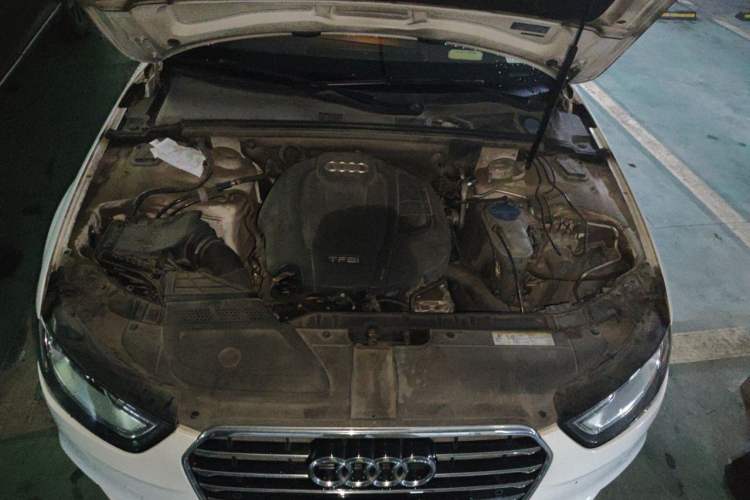 Used Audi A4L 2015 35 TFSI Automatic Standard Model Engine Bay