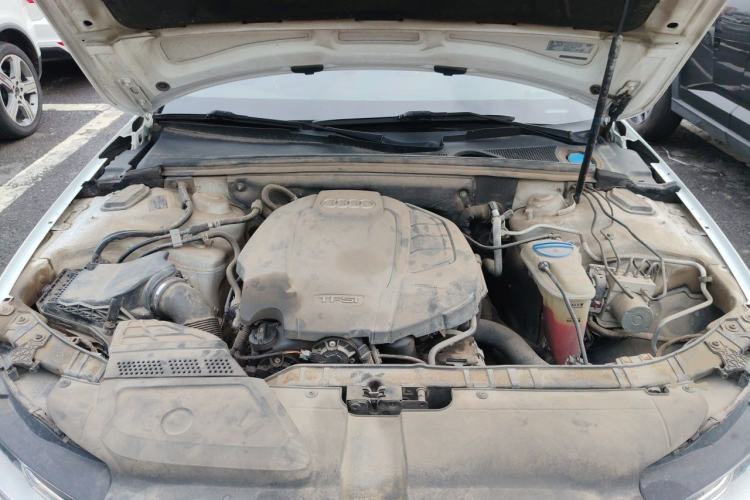 Used Audi A4L 2015 35 TFSI Automatic Standard Model Engine Bay