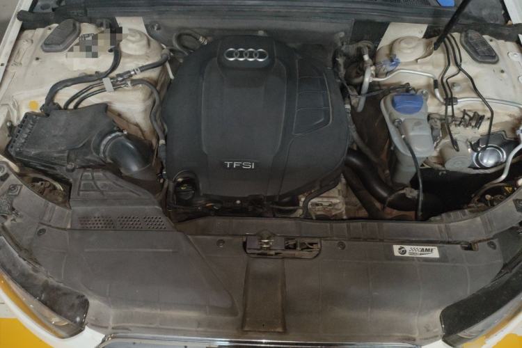 Used Audi A4L 2015 35 TFSI Automatic Standard Model Engine Bay
