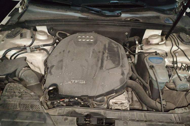 Used Audi A4L 2015 35 TFSI Automatic Comfort Model Engine Bay