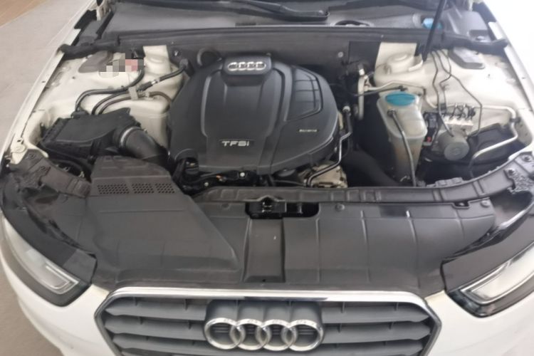 Used Audi A4L 2015 35 TFSI Automatic Standard Model Engine Bay