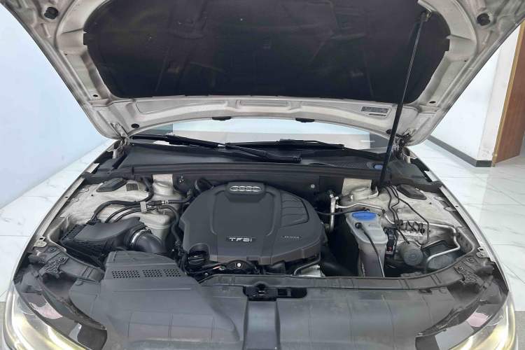 Used Audi A4L 2015 35 TFSI Automatic Comfort Model Engine Bay
