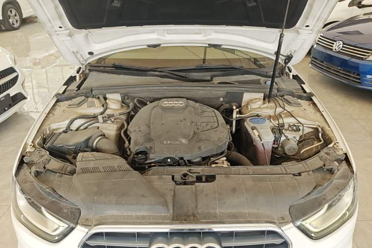 Used Audi A4L 2015 35 TFSI Automatic Standard Model Engine Bay