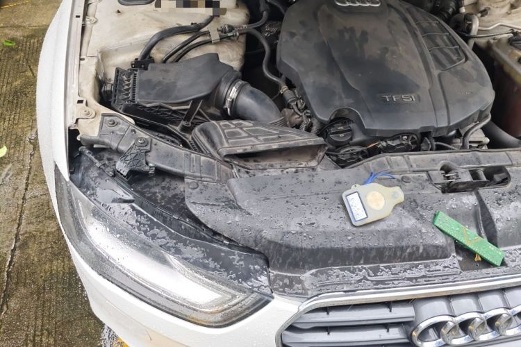 Used Audi A4L 2015 35 TFSI Automatic Comfort Model Engine Bay Right