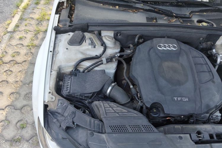 Used Audi A4L 2015 35 TFSI Automatic Comfort Model Engine Bay Right