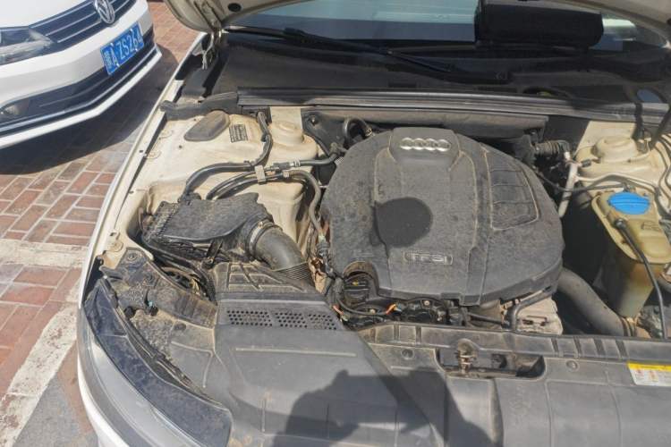 Used Audi A4L 2015 35 TFSI Automatic Comfort Model Engine Bay Right