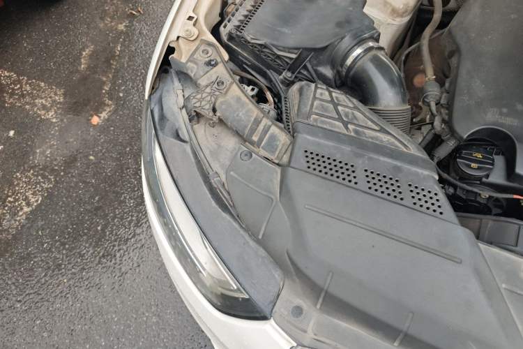 Used Audi A4L 2015 35 TFSI Automatic Standard Model Engine Bay Right