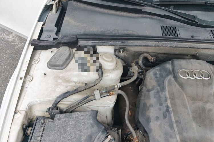 Used Audi A4L 2015 35 TFSI Automatic Standard Model Engine Bay Right