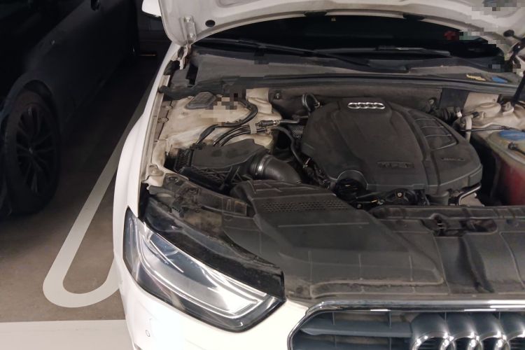 Used Audi A4L 2015 35 TFSI Automatic Comfort Model Engine Bay Right