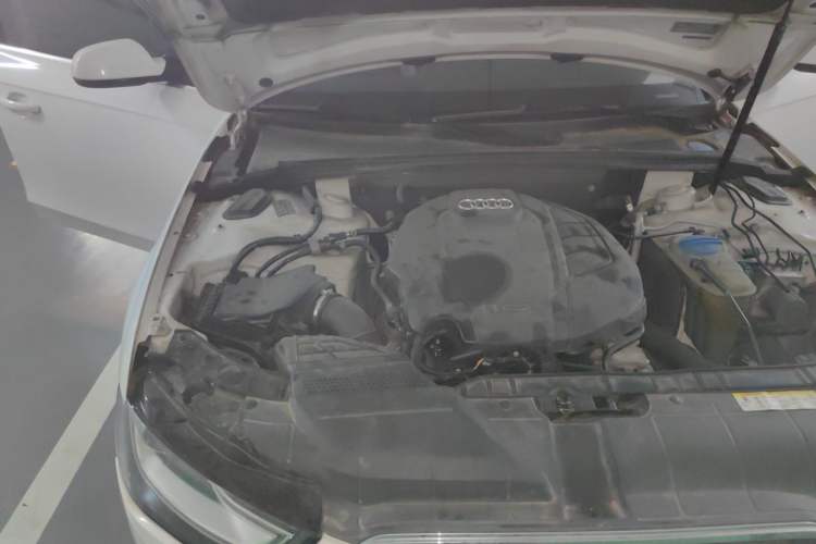 Used Audi A4L 2015 35 TFSI Automatic Comfort Model Engine Bay Right