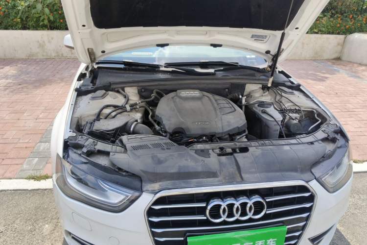 Used Audi A4L 2015 35 TFSI Automatic Comfort Model Engine Bay Right