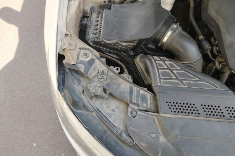 Used Audi A4L 2015 35 TFSI Automatic Standard Model Engine Bay Right
