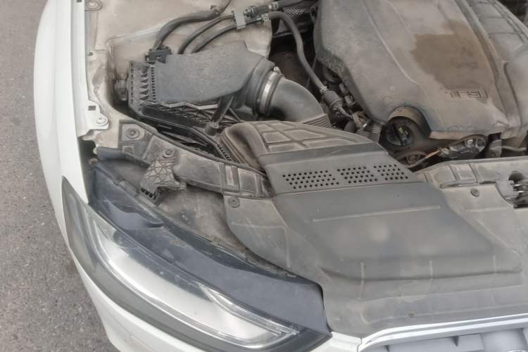 Used Audi A4L 2015 35 TFSI Automatic Comfort Model Engine Bay Right