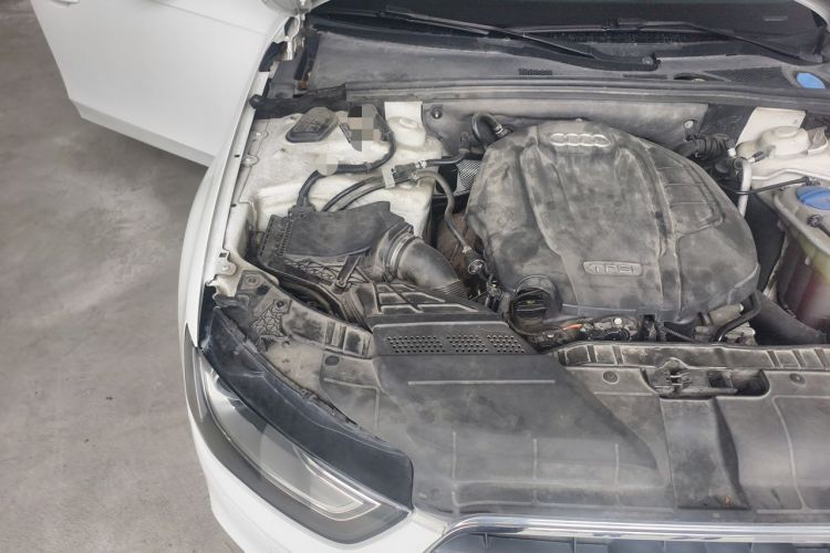 Used Audi A4L 2015 35 TFSI Automatic Comfort Model Engine Bay Right