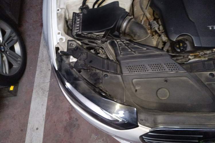 Used Audi A4L 2015 35 TFSI Automatic Comfort Model Engine Bay Right