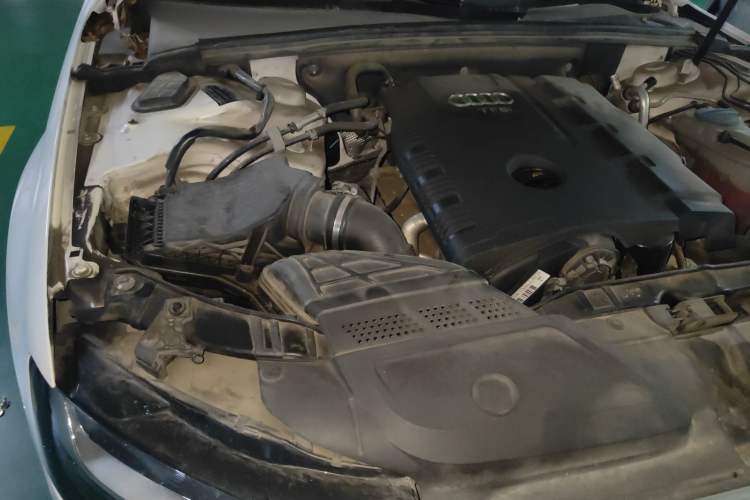 Used Audi A4L 2015 30 TFSI Automatic Comfort Model Engine Bay Right
