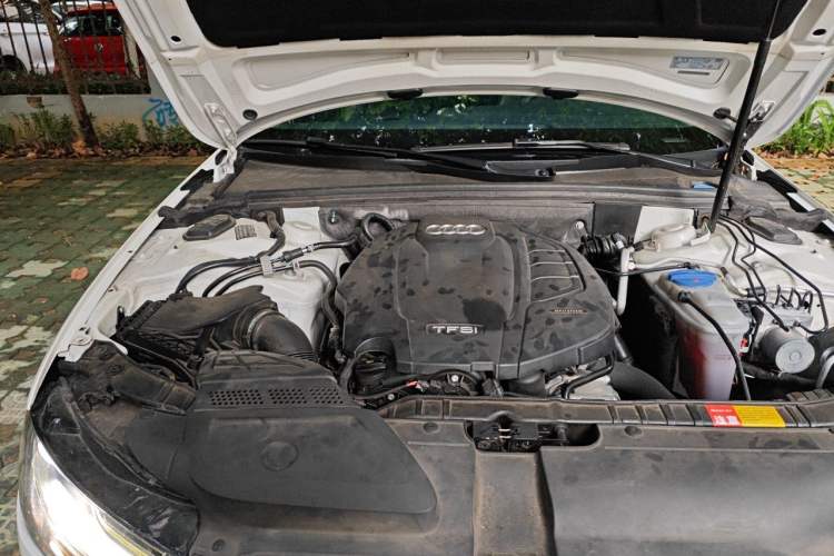 Used Audi A4L 2015 35 TFSI Automatic Comfort Model Engine Bay Right