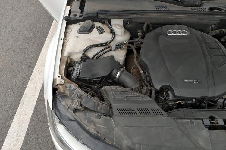 Used Audi A4L 2015 35 TFSI Automatic Comfort Model Engine Bay Right