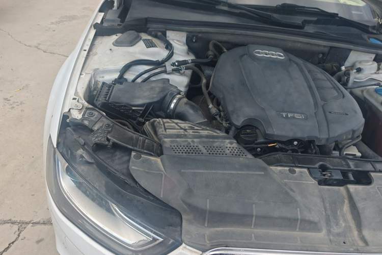 Used Audi A4L 2015 35 TFSI Automatic Comfort Model Engine Bay Right