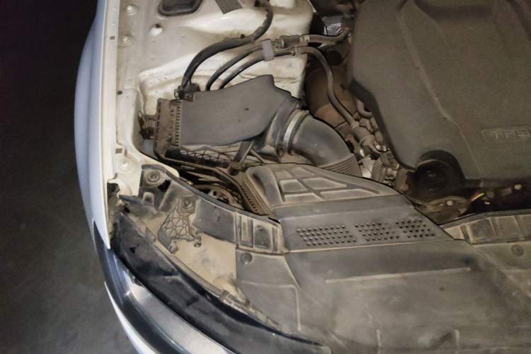 Used Audi A4L 2015 35 TFSI Automatic Standard Model Engine Bay Right