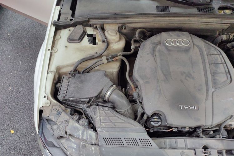 Used Audi A4L 2015 35 TFSI Automatic Comfort Model Engine Bay Right