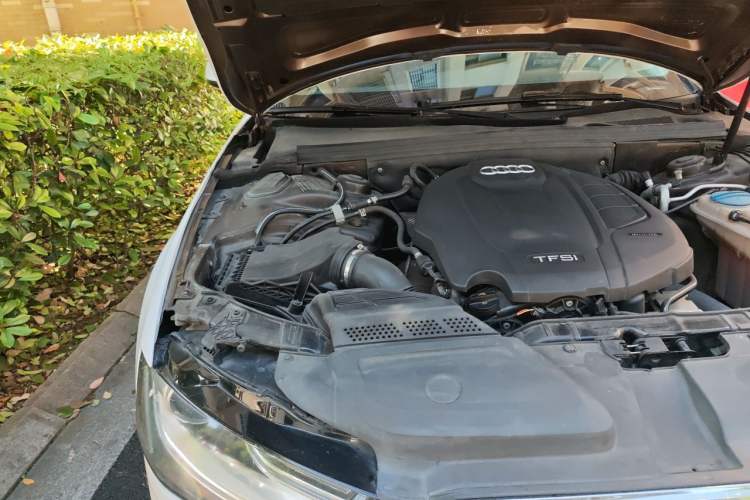Used Audi A4L 2015 35 TFSI Automatic Comfort Model Engine Bay Right