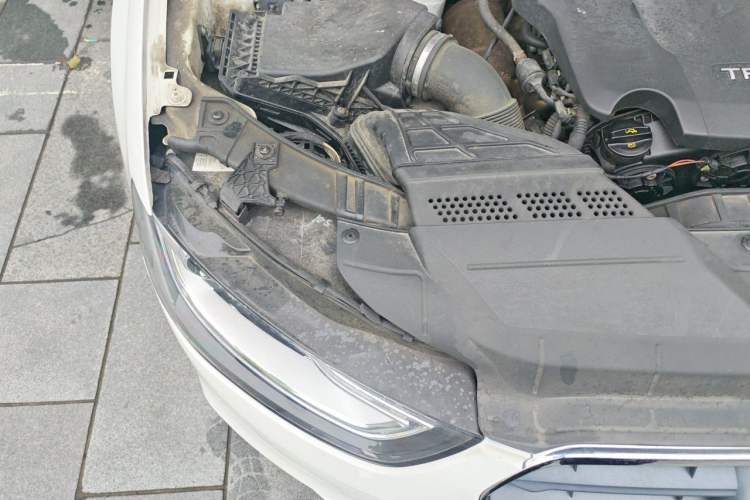 Used Audi A4L 2015 35 TFSI Automatic Standard Model Engine Bay Right