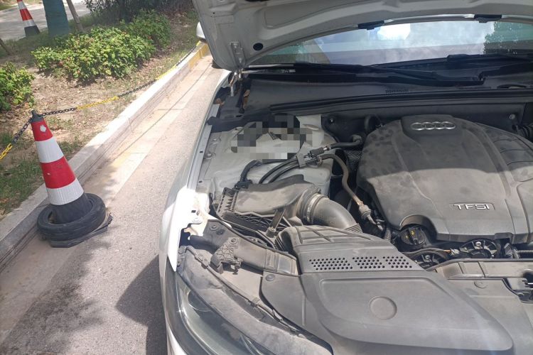 Used Audi A4L 2015 35 TFSI Automatic Comfort Model Engine Bay Right