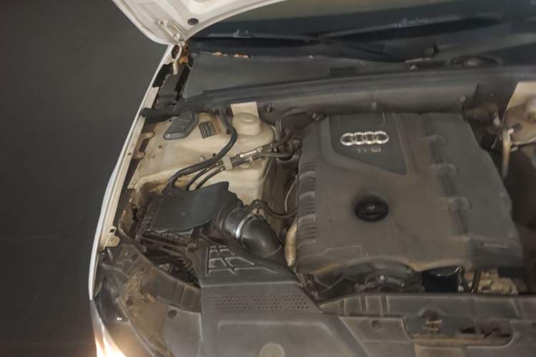 Used Audi A4L 2015 30 TFSI Automatic Comfort Model Engine Bay Right