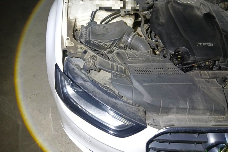 Used Audi A4L 2015 35 TFSI Automatic Comfort Model Engine Bay Right