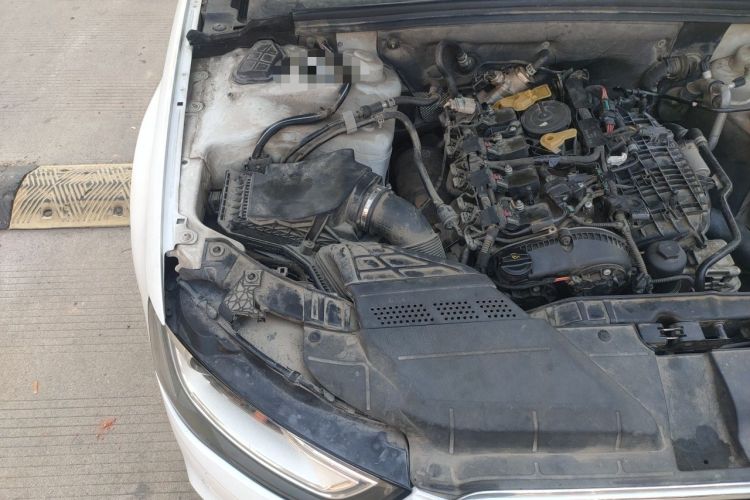 Used Audi A4L 2015 35 TFSI Automatic Standard Model Engine Bay Right