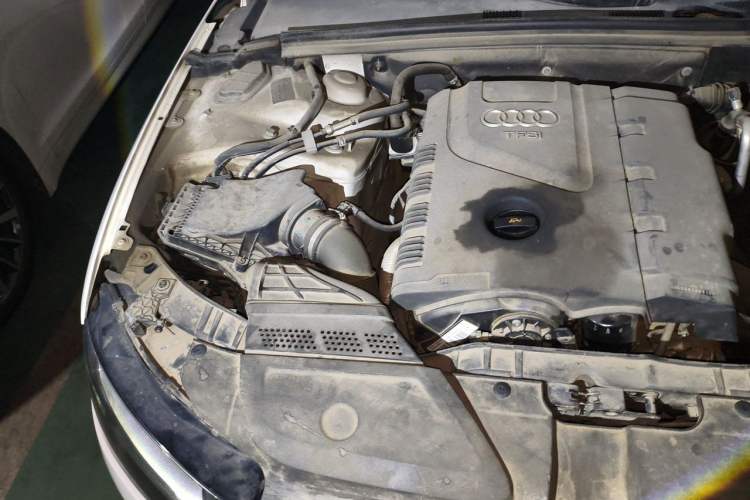 Used Audi A4L  Engine Bay Right