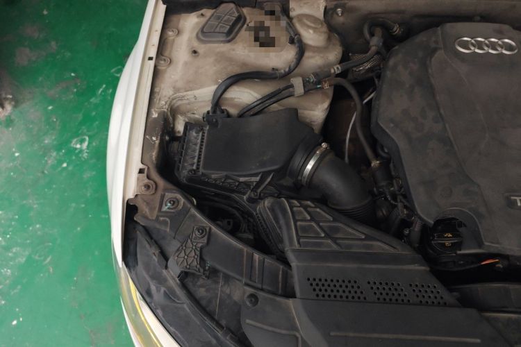 Used Audi A4L 2015 35 TFSI Automatic Comfort Model Engine Bay Right
