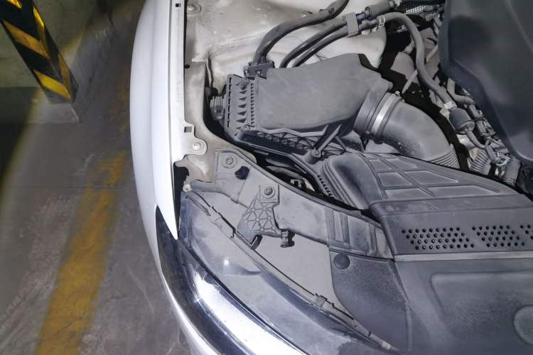Used Audi A4L 2015 35 TFSI Automatic Standard Model Engine Bay Right