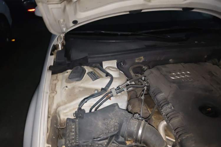 Used Audi A4L 2015 30 TFSI Automatic Comfort Model Engine Bay Right
