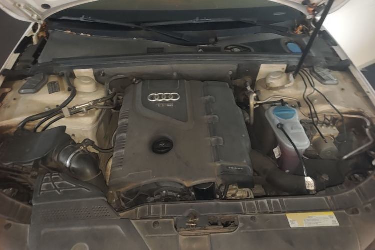 Used Audi A4L 2015 30 TFSI Automatic Comfort Model Engine Bay