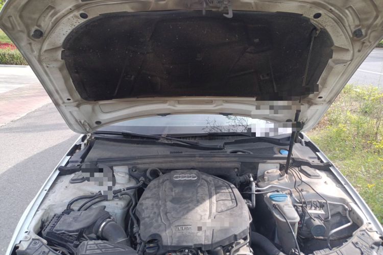 Used Audi A4L 2015 35 TFSI Automatic Standard Model Engine Bay