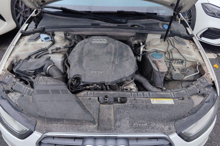 Used Audi A4L 2015 35 TFSI Automatic Standard Model Engine Bay