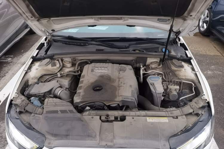 Used Audi A4L 2015 30 TFSI Automatic Comfort Model Engine Bay