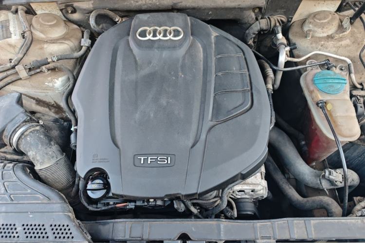 Used Audi A4L 2015 35 TFSI Automatic Standard Model Engine Bay
