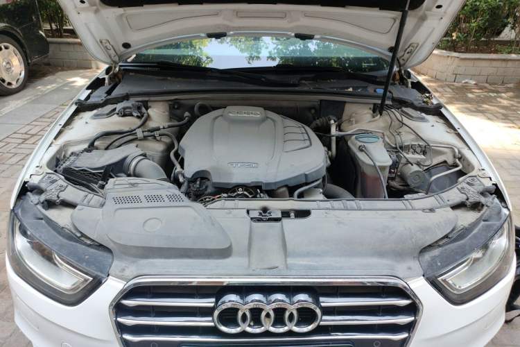 Used Audi A4L 2015 35 TFSI Automatic Standard Model Engine Bay