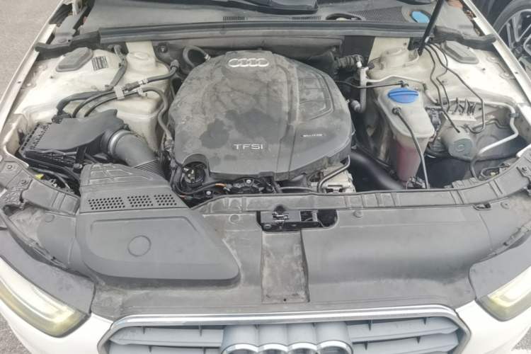 Used Audi A4L 2015 35 TFSI Automatic Standard Model Engine Bay