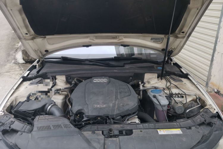 Used Audi A4L 2015 35 TFSI Automatic Standard Model Engine Bay