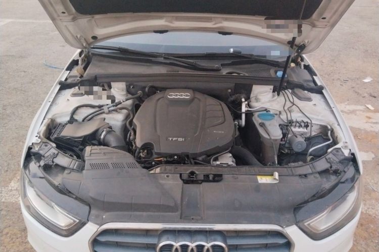 Used Audi A4L 2015 35 TFSI Automatic Standard Model Engine Bay