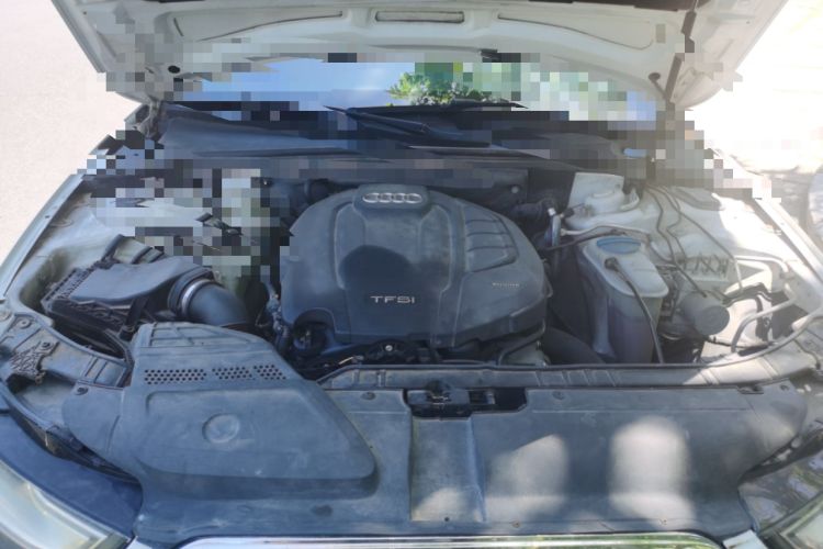 Used Audi A4L 2015 35 TFSI Automatic Standard Model Engine Bay