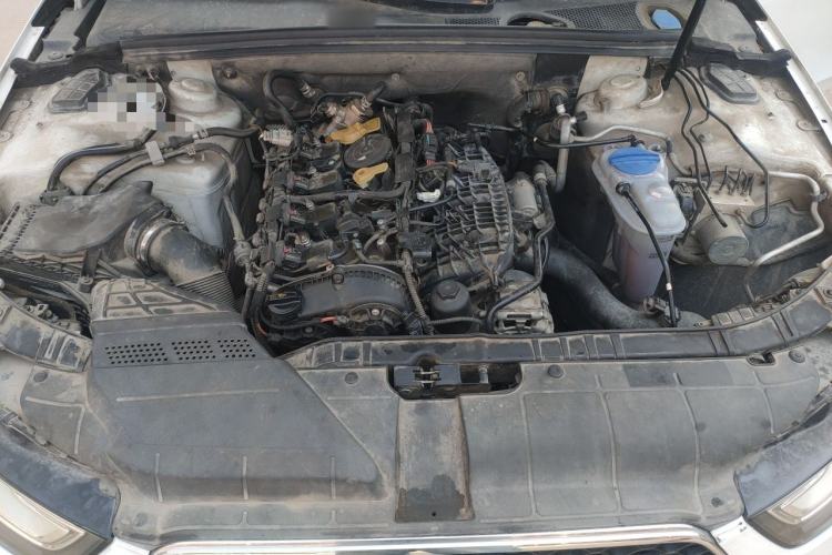 Used Audi A4L 2015 35 TFSI Automatic Standard Model Engine Bay