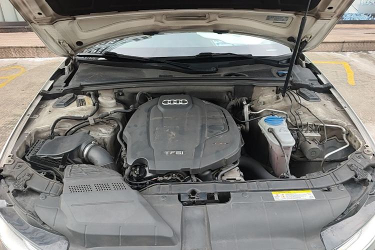 Used Audi A4L 2015 35 TFSI Automatic Comfort Model Engine Bay