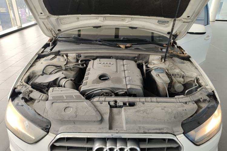Used Audi A4L 2015 30 TFSI Automatic Comfort Model Engine Bay